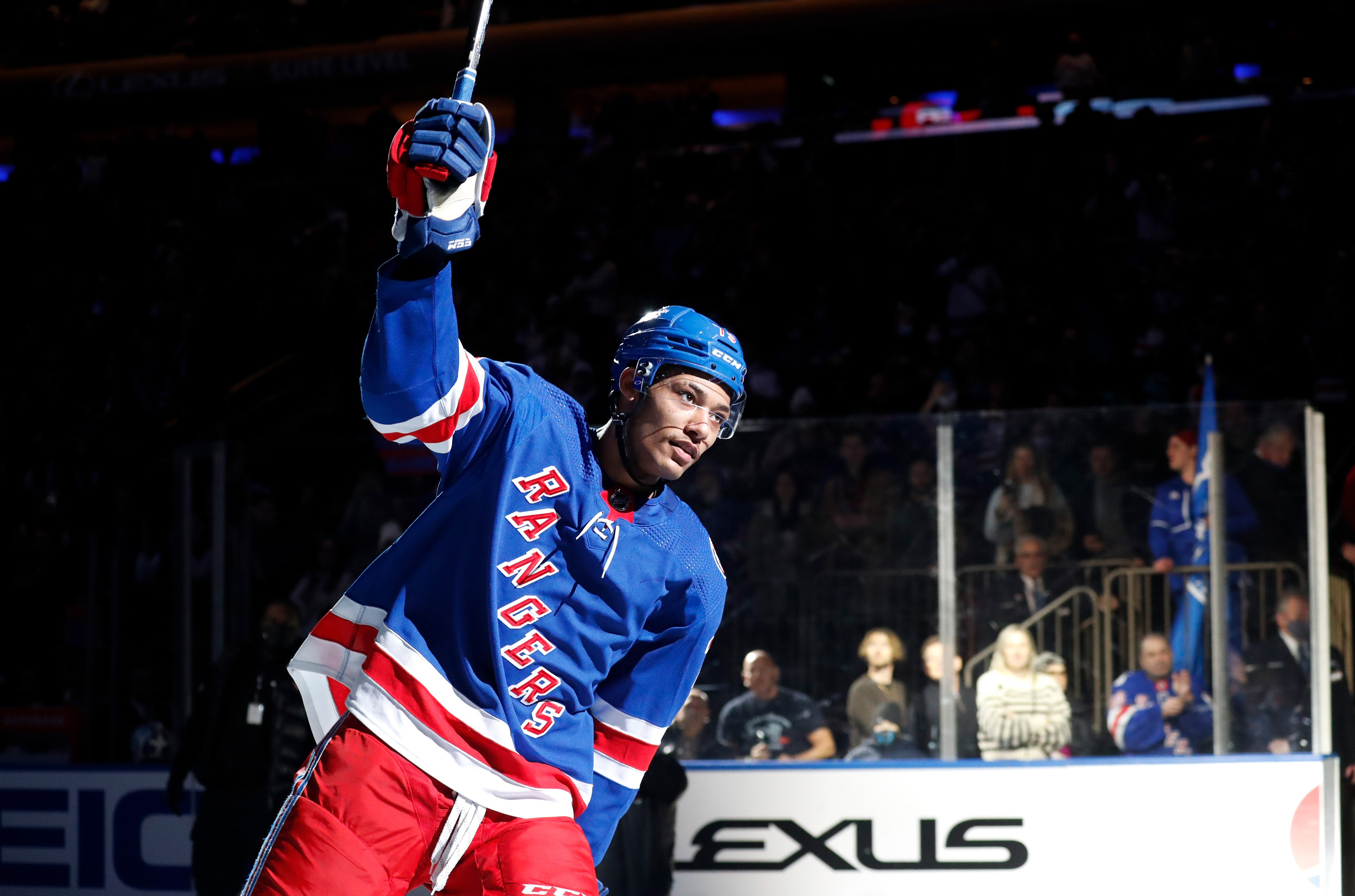 dynamic eagle sports logo