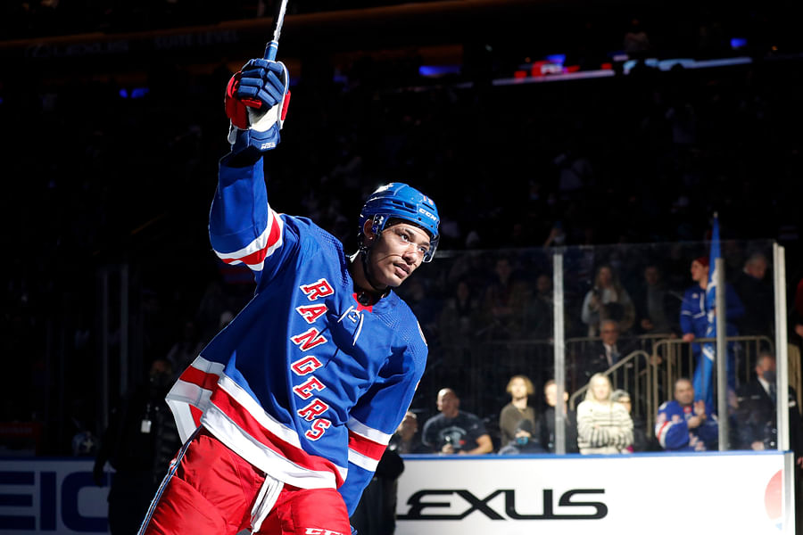 dynamic eagle sports logo