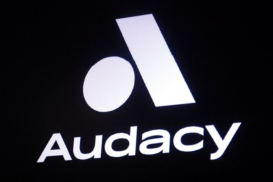 Slab Serif typography investment logo